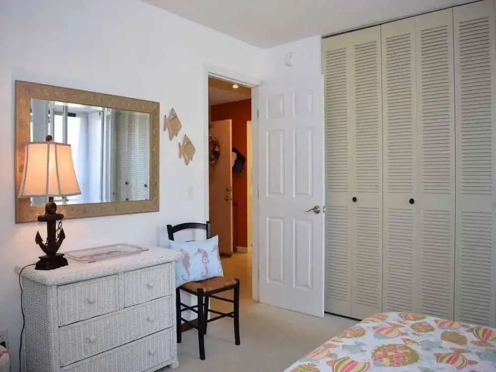 Waters Edge 102 N