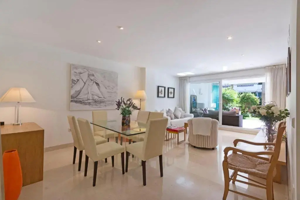 2018 Las Canas beach, first line beach, Marbella golden mile