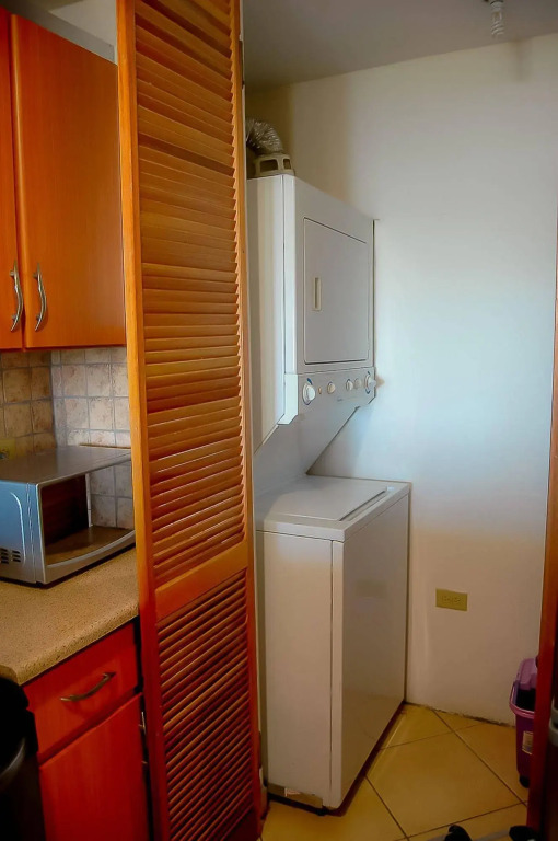 Front Beach Luxury Apartment