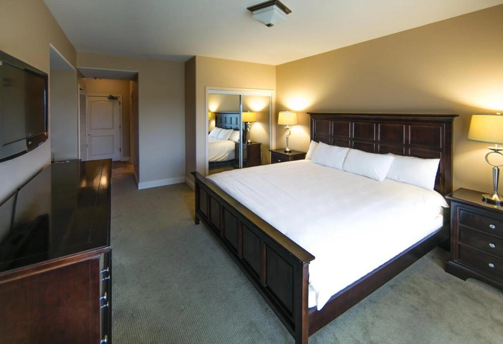 Lodge of Four Seasons Golf Resort, Marina & Spa