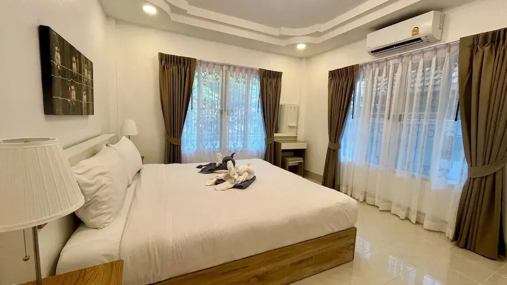 Valley 40 - 2 bdr Private Villa Near Phuket Town