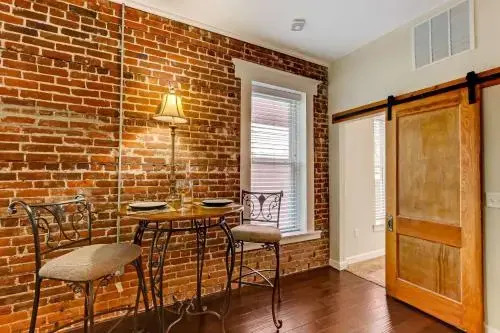 JBH 115 W 2nd Apt #1