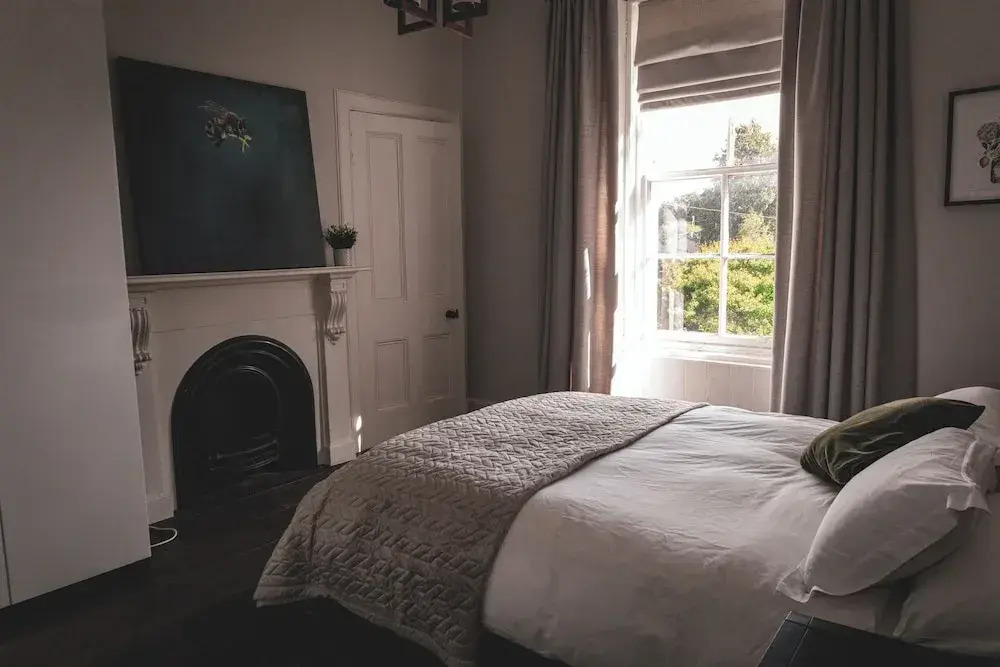 Spacious 4 Bedroom Flat in Stirling