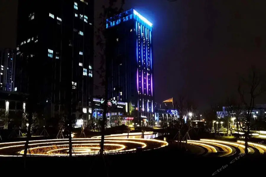 Arcadia Rong Yi Warmth Hotel