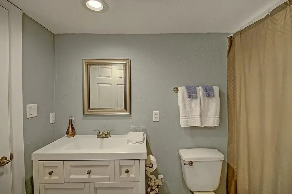 Salty Days Getaway 1 Bedroom Condo by Redawning
