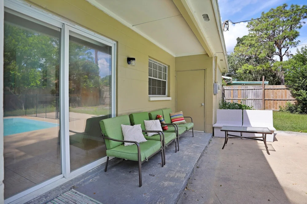 3 BR Pool Home in Tampa by Tom Well IG - 11115