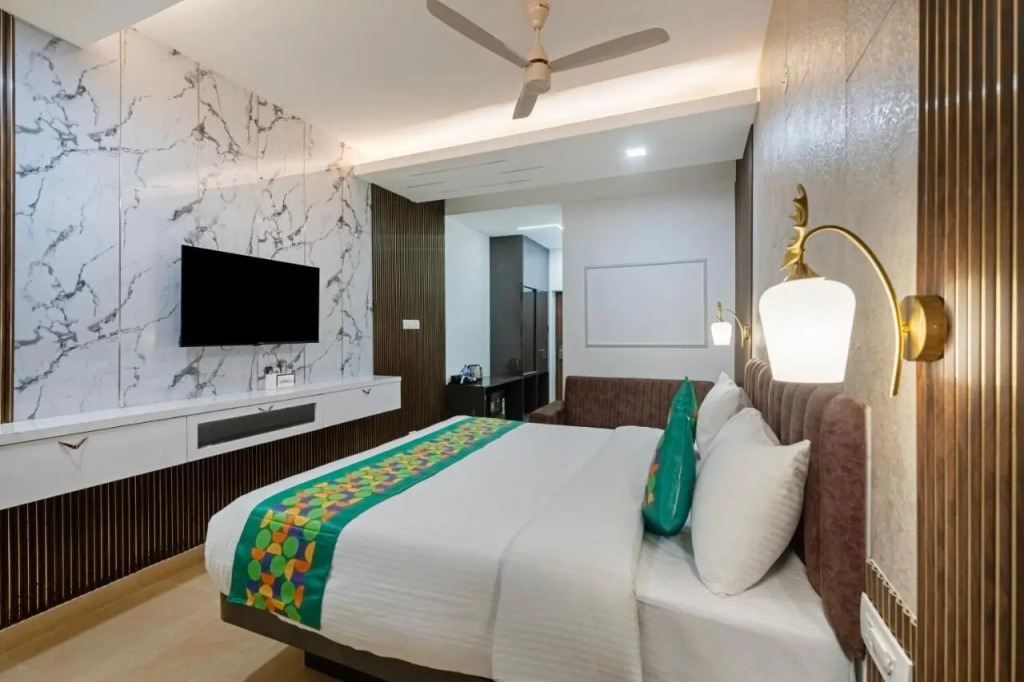 Treebo Premium Emerald Dove With Swimming Pool
