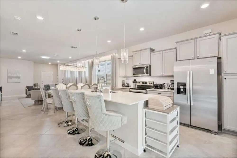 5BR and 5BA Luxury Villa with pvt pool