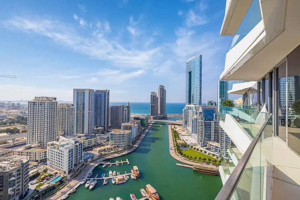 Brand New, Stylish 2br and M, Amazing Marina Views
