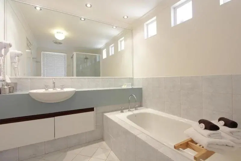 Tea Tree Manor - Perth Holiday Homes