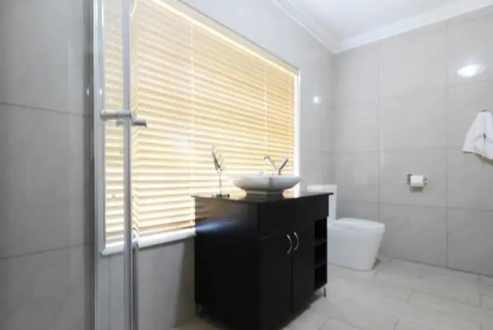 2 Op Terblanche Guesthouse