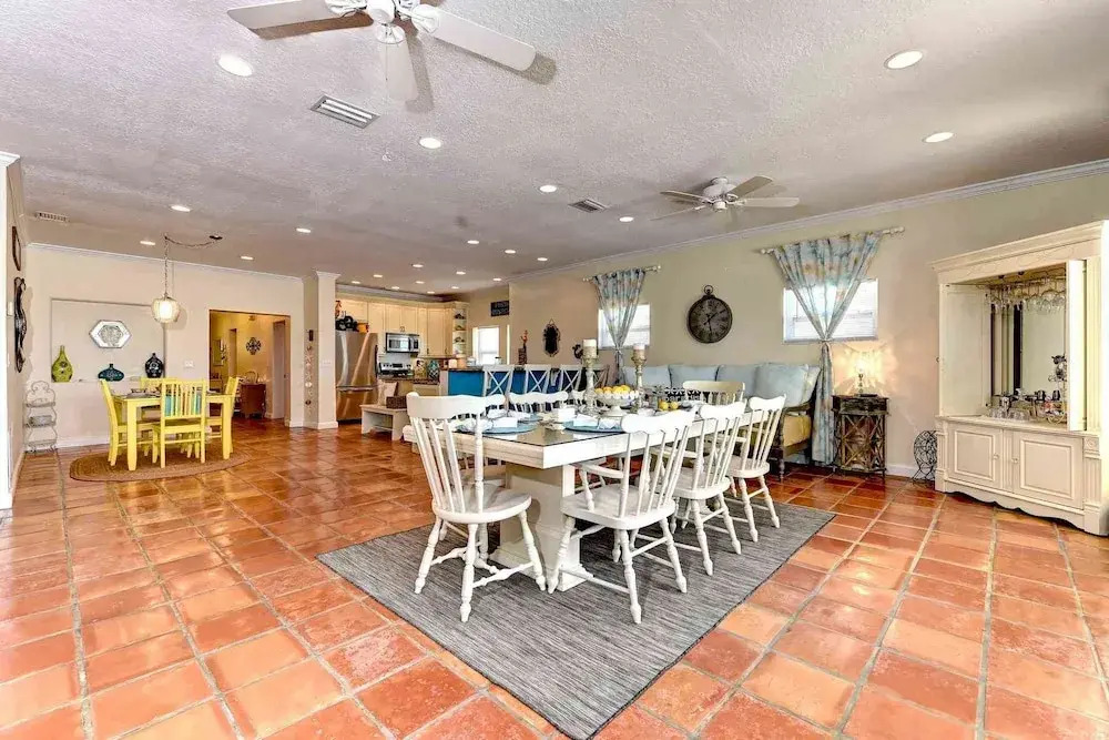 Sunset Point Apartment 4