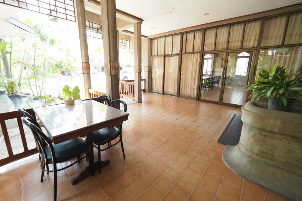 Pachara Hotel and Restaurant