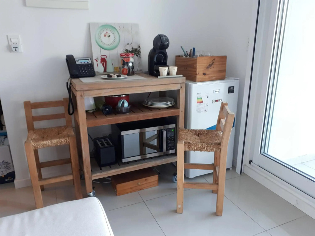 Estudio con parrillero y vista al mar