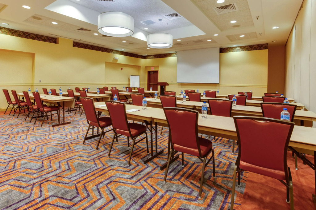 Drury Inn & Suites West Des Moines