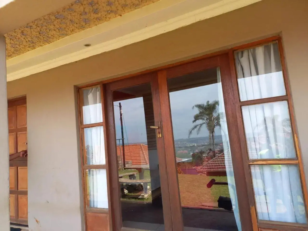 2 Bedroom Residential Home, Along the Coast.