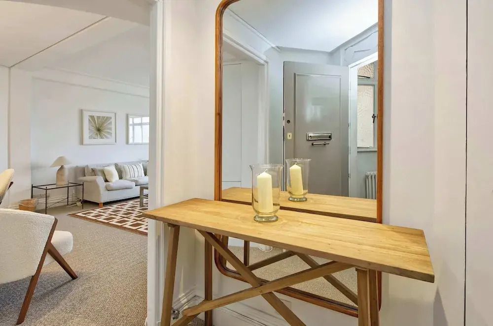 Large 1 Bedroom Apartment - Chelsea