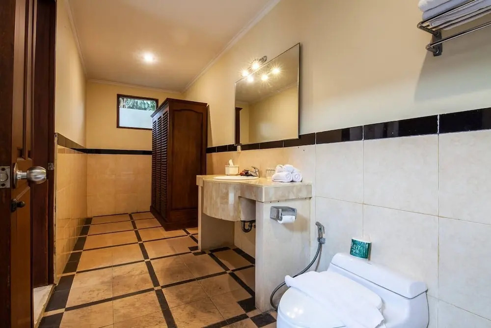 PB - 6BR- V1 & V3 6BR Private Pool Villa, Walk to Seminyak Beach