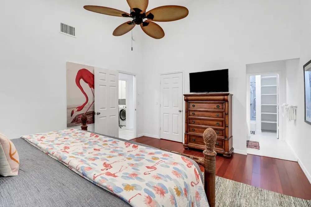 21600 Indian Bayou Dr-right Side