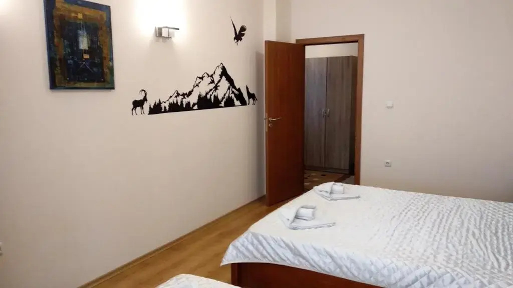 Pine Tree Apartment 3 - B3