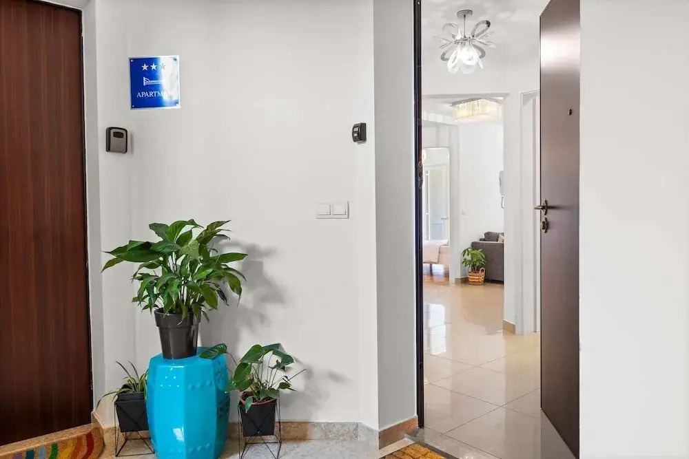 Apartment White