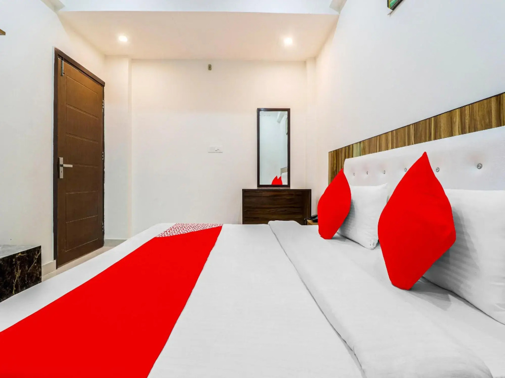 OYO Flagship 86255 Hotel Elite Inn