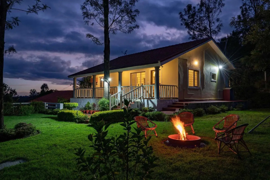 StayVista at Casa Pinnacle - Pet Friendly Home with Lawn