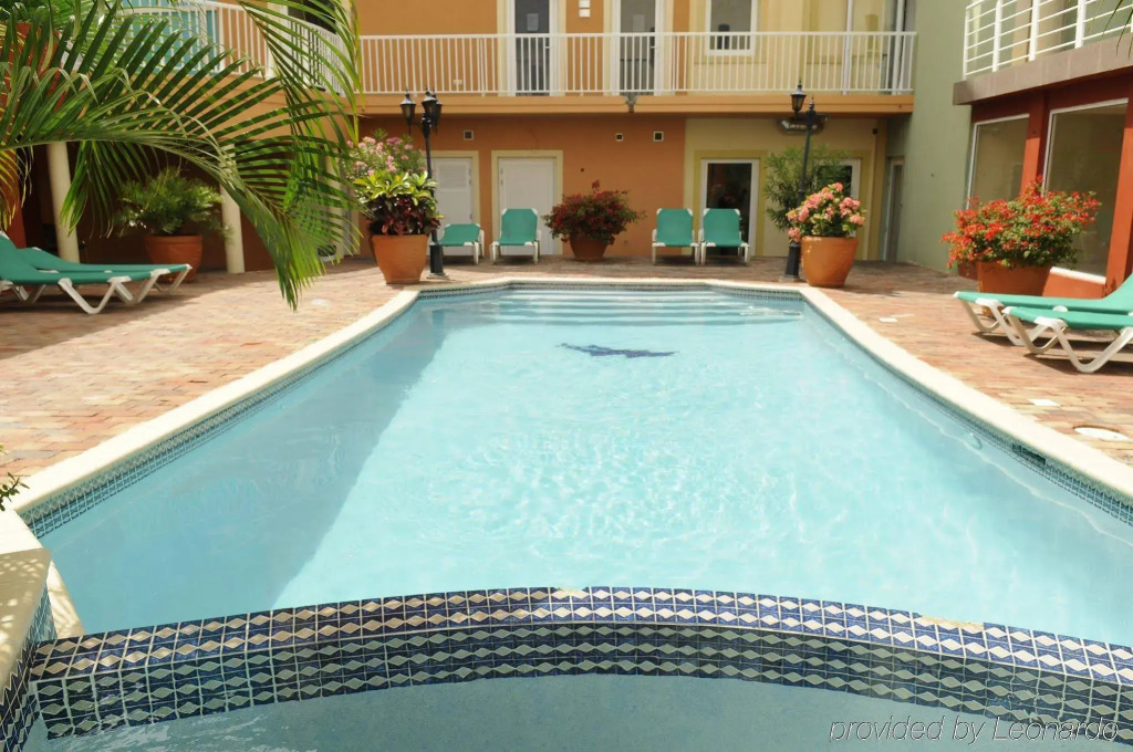Howard Johnson Curaçao Plaza Hotel & Casino