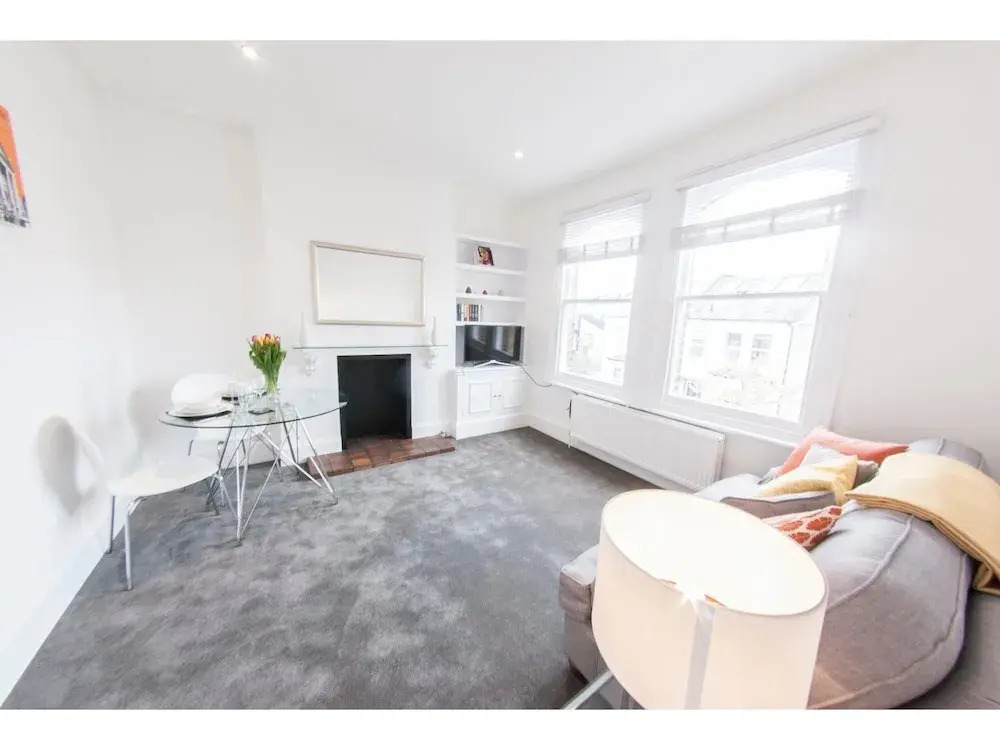 Newly Refurbished, Stylish 1BR Flat in Fulham
