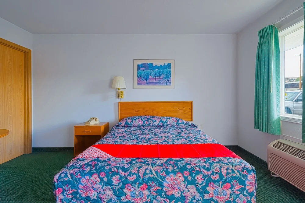 Budget 8 Motel
