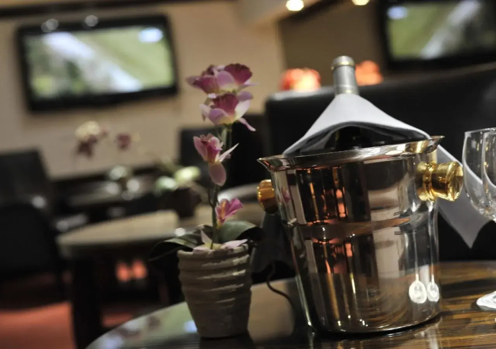 Golden Tulip Central Molitor