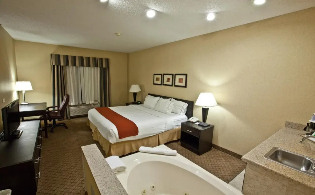 Holiday Inn Express Plymouth by IHG