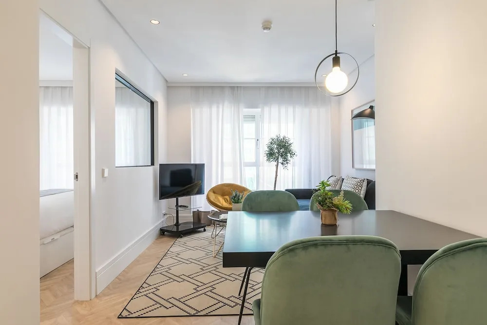 Feelathome Waldorf Suites Apartments