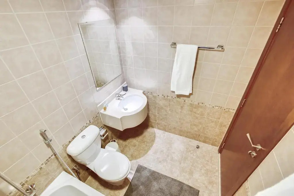 Stylish 2BD with great view in Marina View Tower