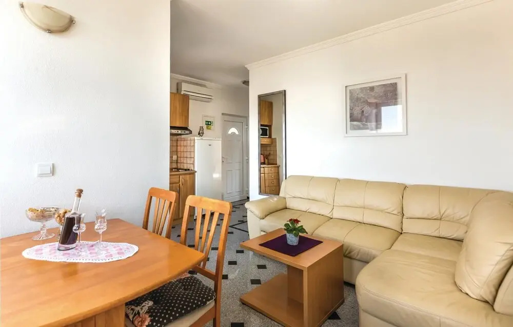 Beautiful Home in Makarska With Wifi and 1 Bedrooms