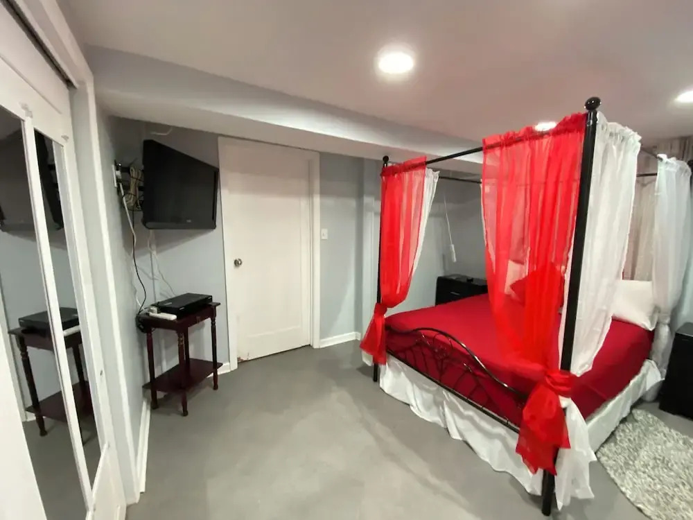 Nice one bedroom apartment at 15 minutes to New York excellent bus transportation