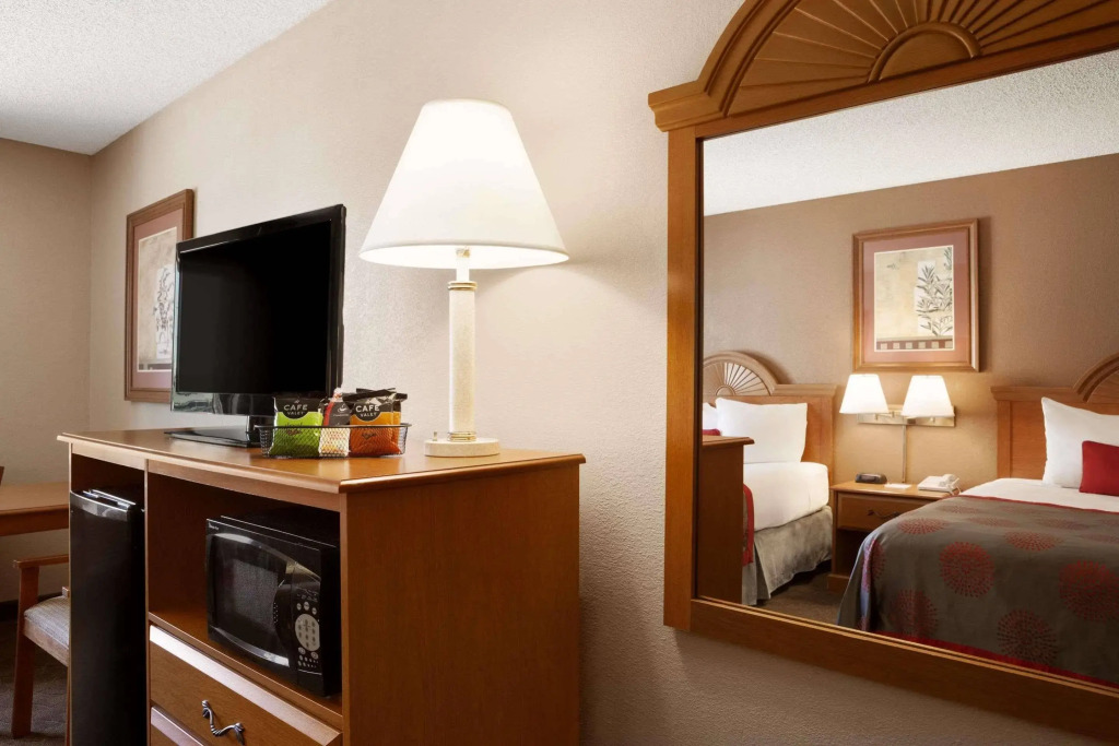 Ramada Sioux City