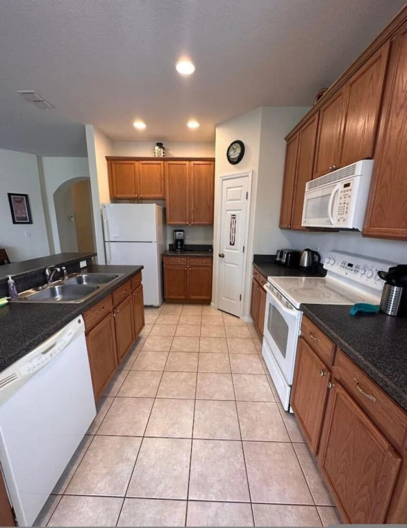 4986 Trafalgar Village 4 bed 3 Bath Pool spa