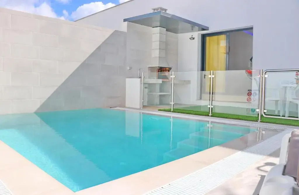 Casa con piscina de agua salada III