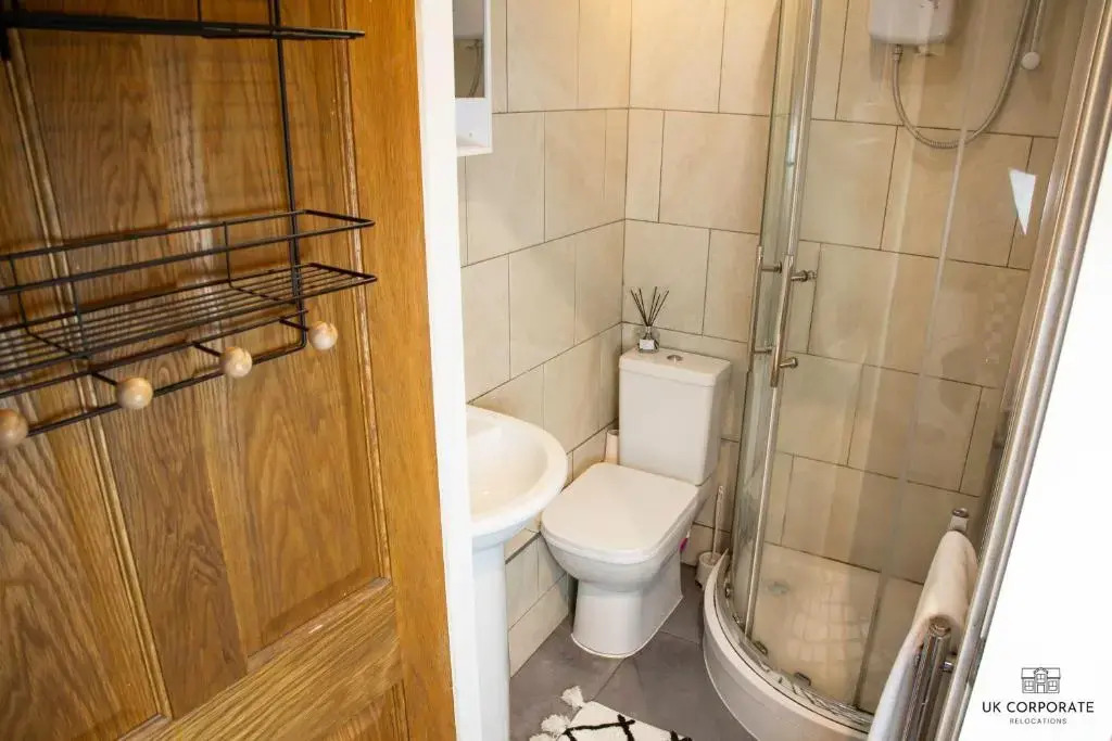 2 bed Apartment by UK Corporate Relocations Ltd