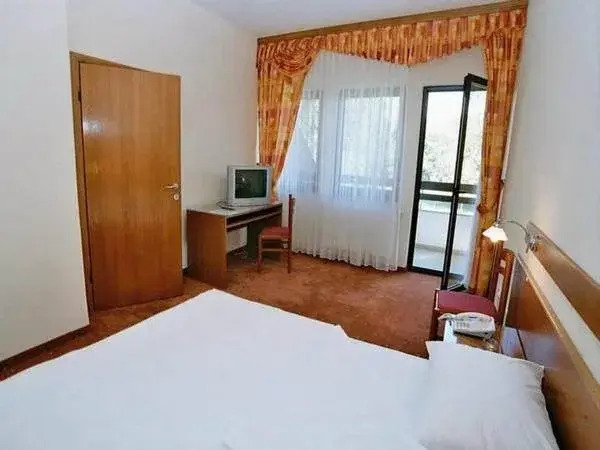Hotel Ada