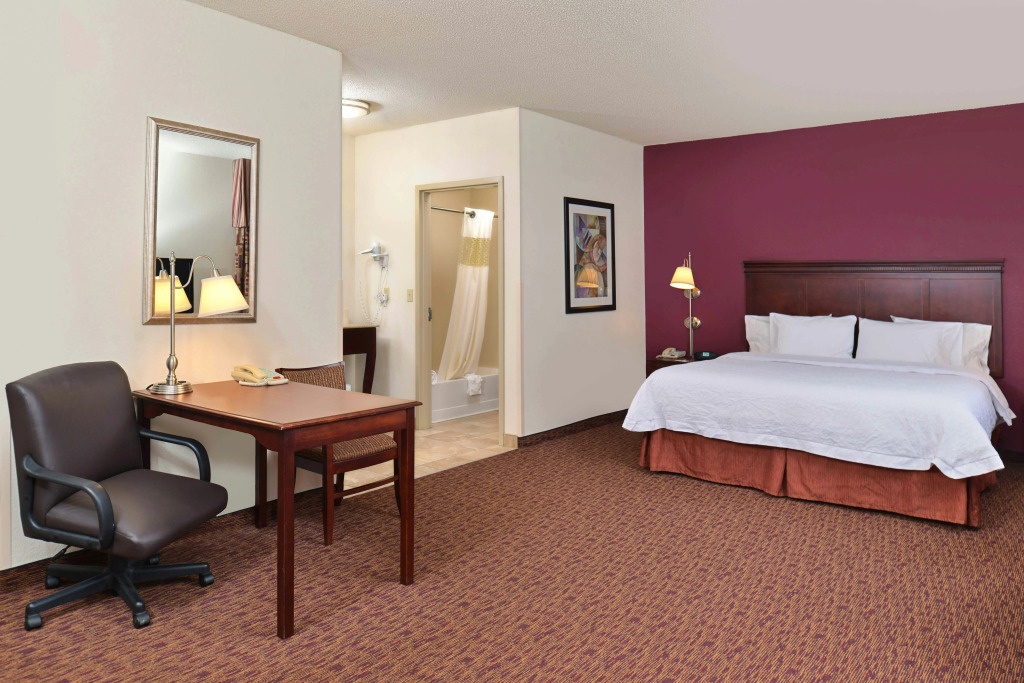 Hampton Inn & Suites Muncie