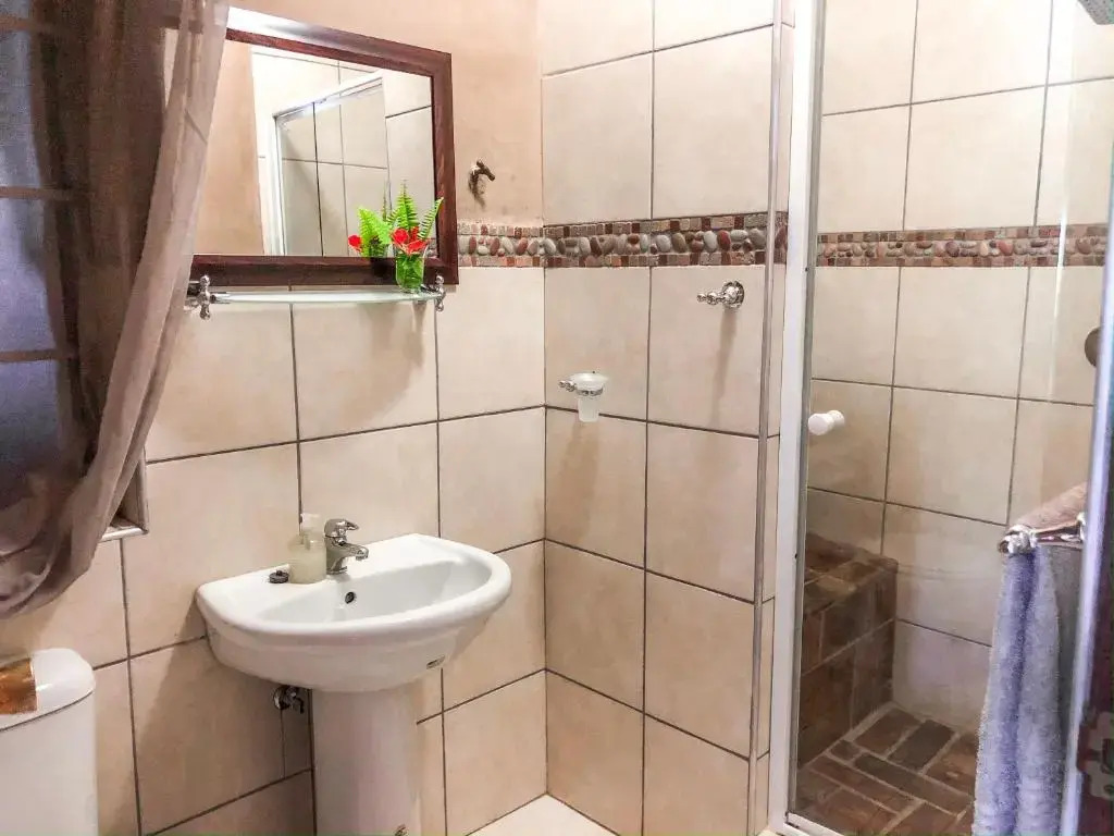 Ingwenya Lodge