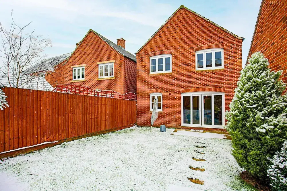 Detached 4 Bed-ultrafast Wifi,garden,free Parking