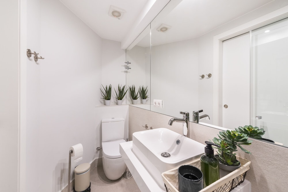 Apartment 1Bd With Balcony in Plaza Mayor Square. Plaza Mayor II