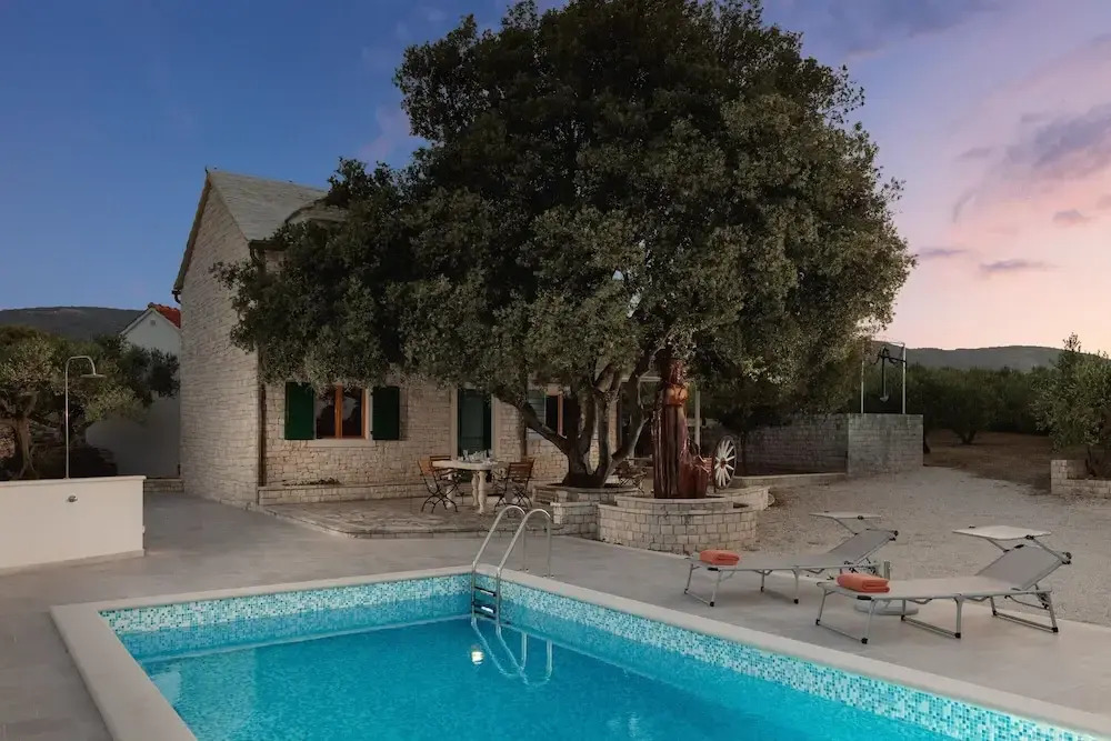 Charming Villa With Swimming Pool
