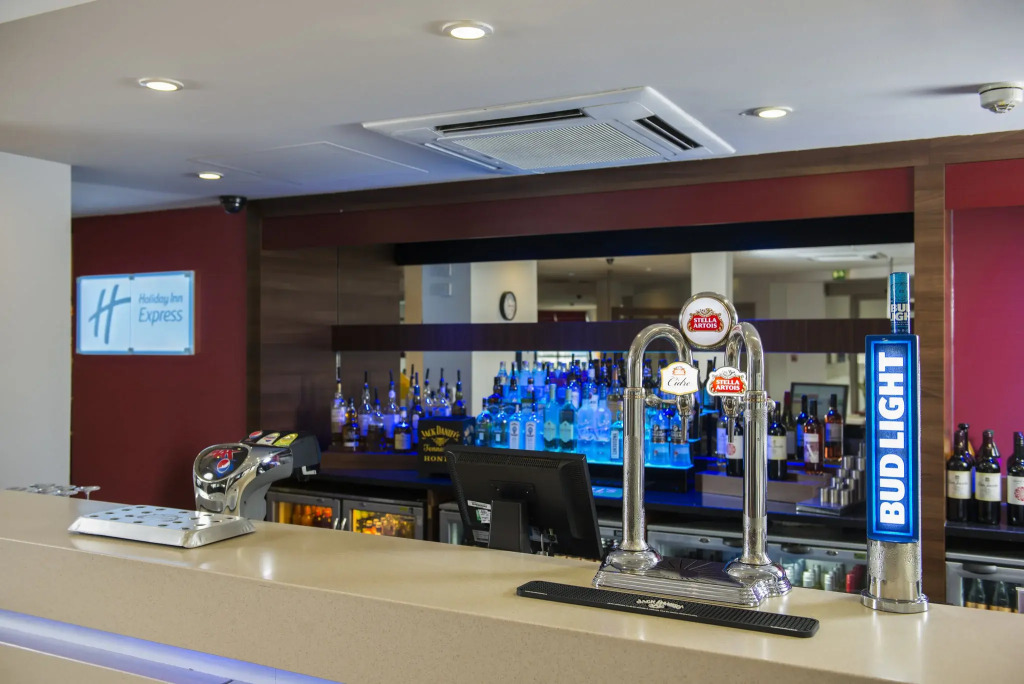 Holiday Inn Express Birmingham Oldbury by IHG