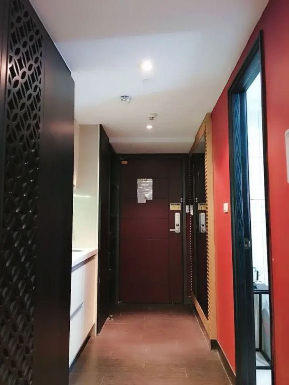 Q square Garden Apartment 13