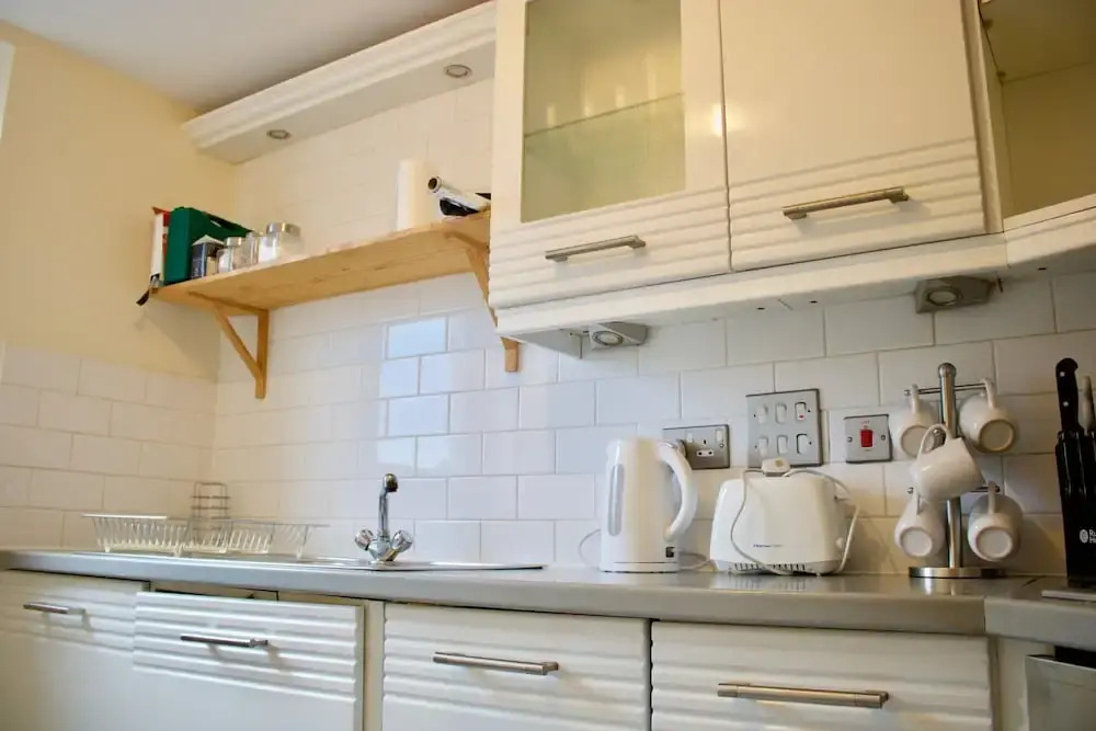 2 Bedroom Leith Apartment