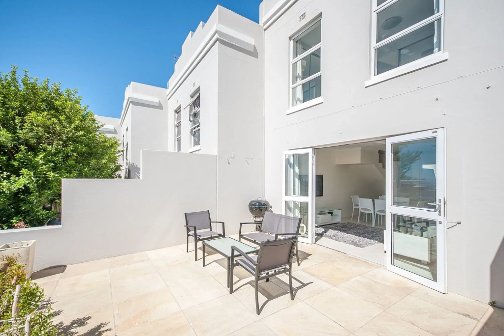 3 Canterbury Square